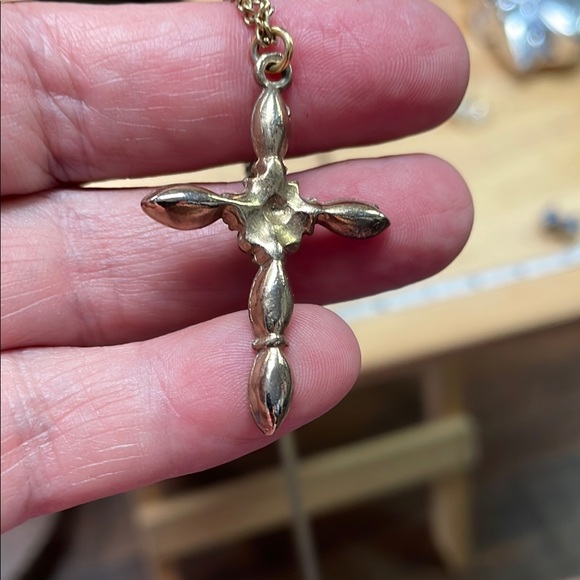 Vintage Elegant Gold and Pearl Cross Pendant - Picture 2 of 3